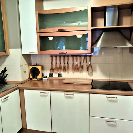 Baratero Corner Ii Apartman *